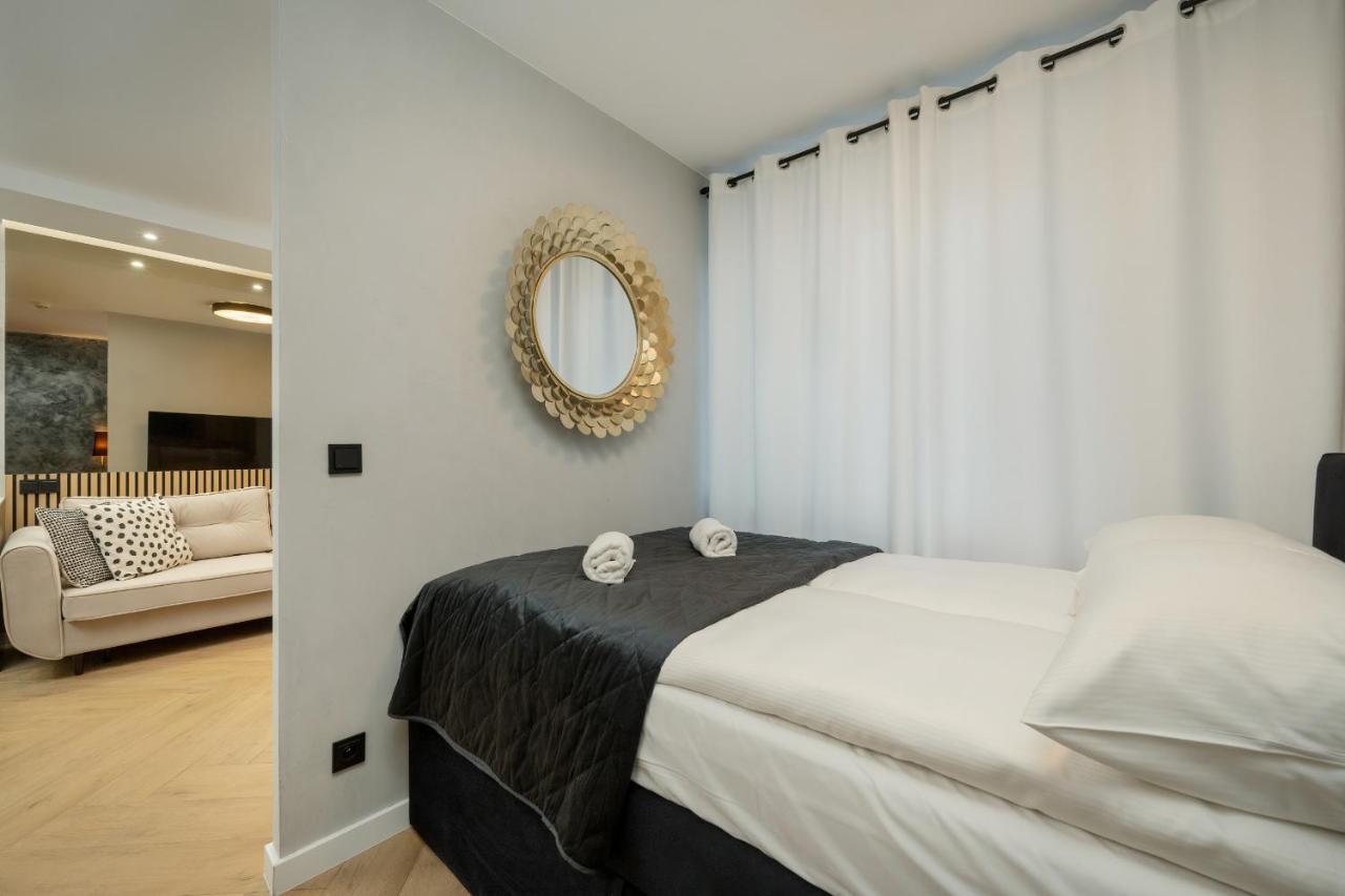 Apartment Black And Beige With Balcony And Parking In By Renters *