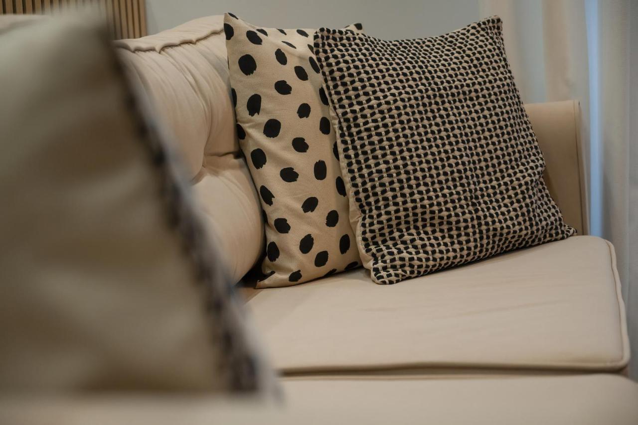 Apartament Black And Beige With Balcony And Parking In By Renters